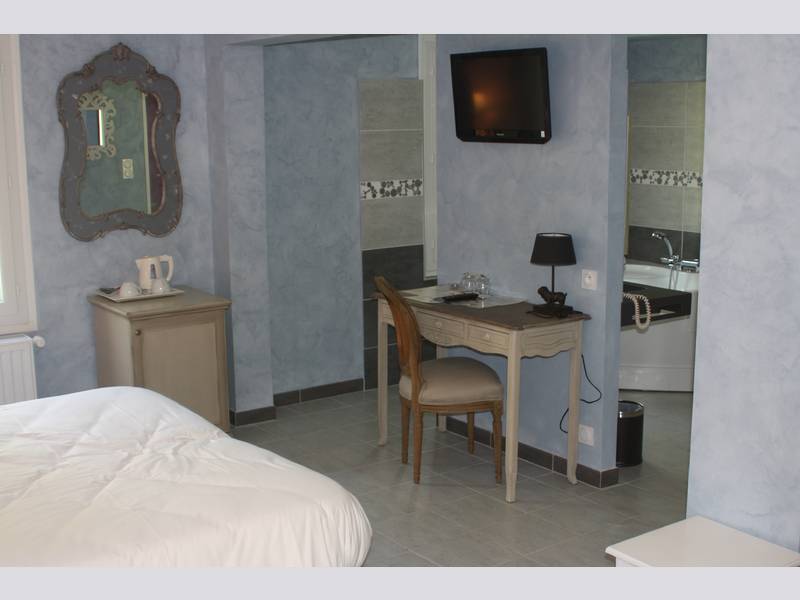 Hotel Logis Domaine De Valaudran à Salbris Extérieur photo